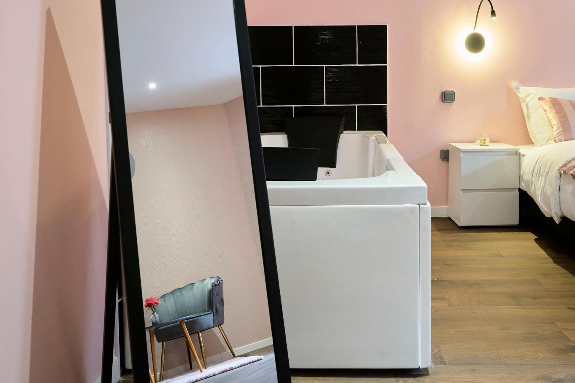Appartamento Ng Prestige L Lille L Tourcoing - Bouvines - Balneo & Cuisine Esterno foto
