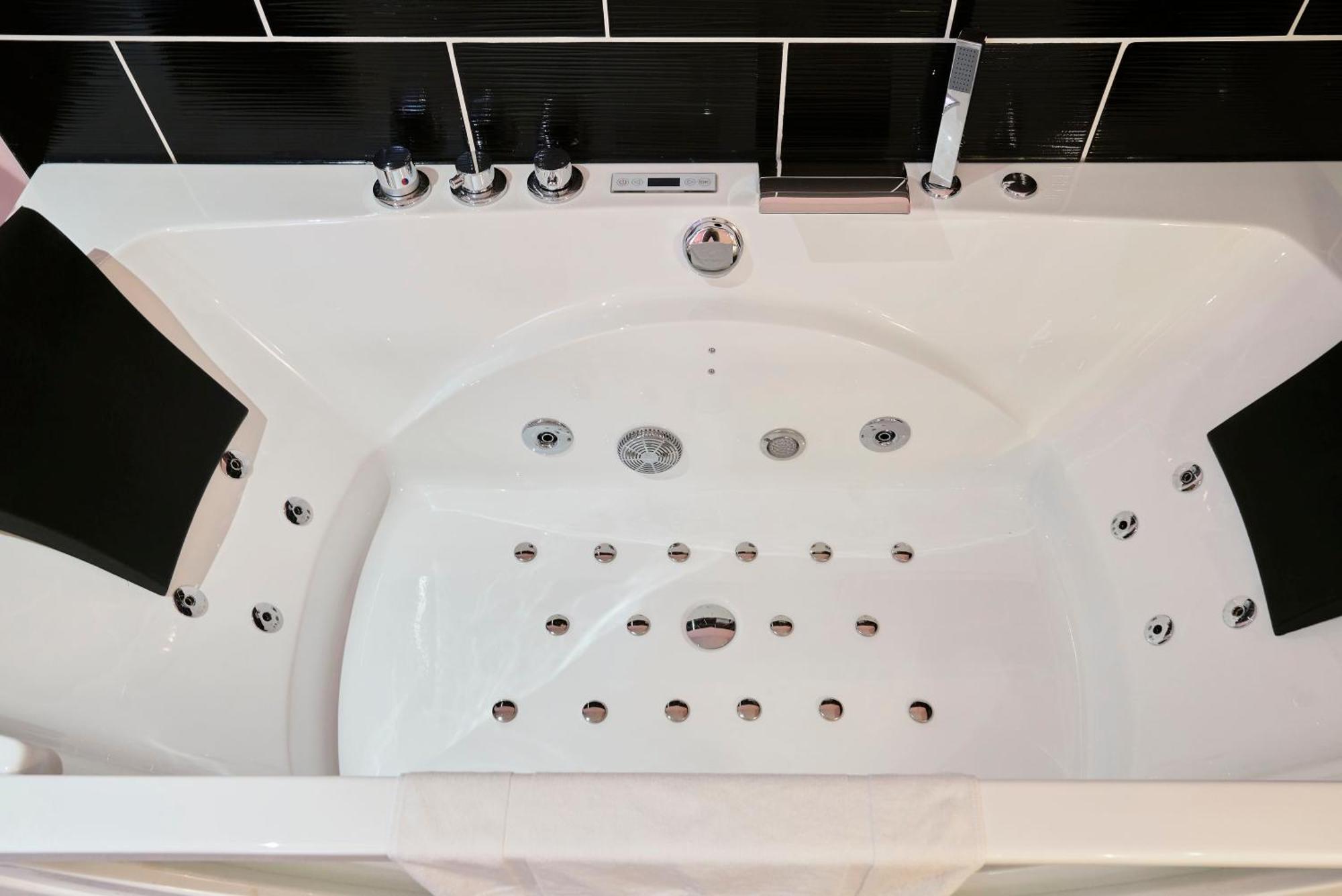 Appartamento Ng Prestige L Lille L Tourcoing - Bouvines - Balneo & Cuisine Esterno foto